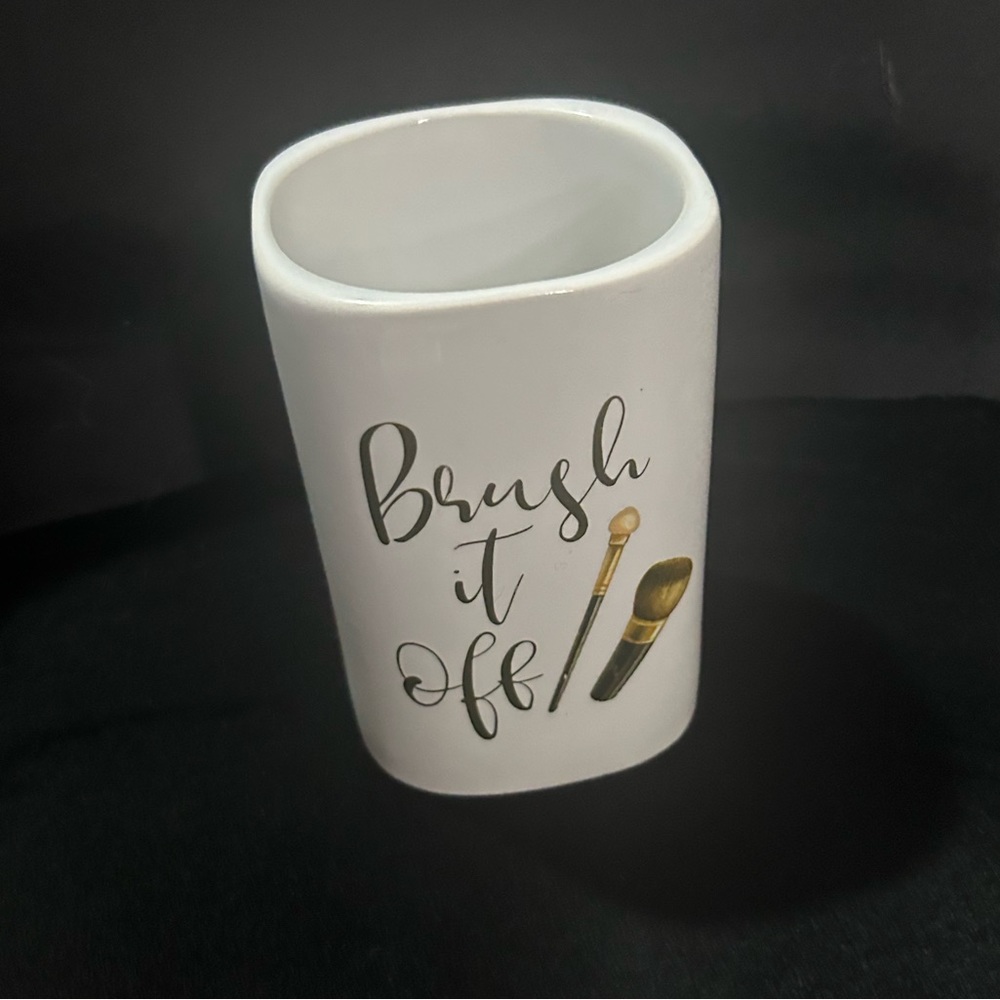 Makeup brush holder